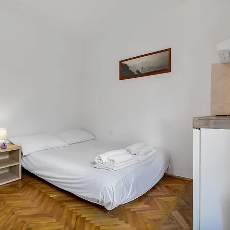 Apartment Jakov *