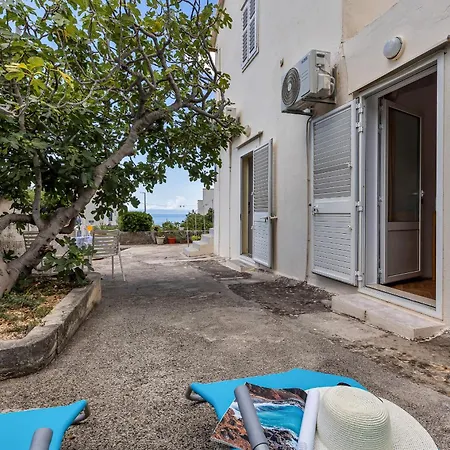 Jakov Apartment Makarska