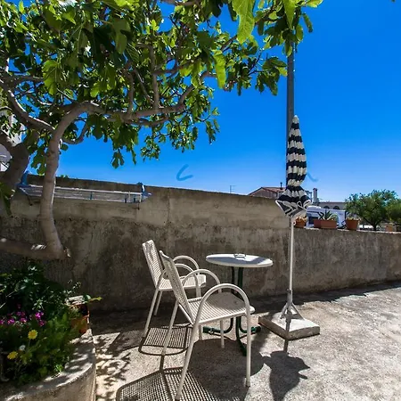 Jakov Apartment Makarska