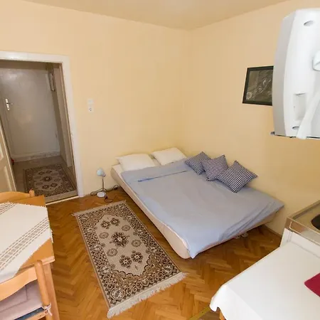Jakov *