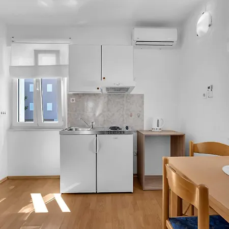 Jakov Apartmán