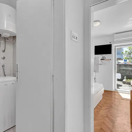 Jakov Apartmán *