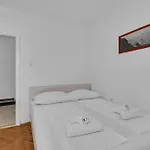 Апартаменти Jakov
